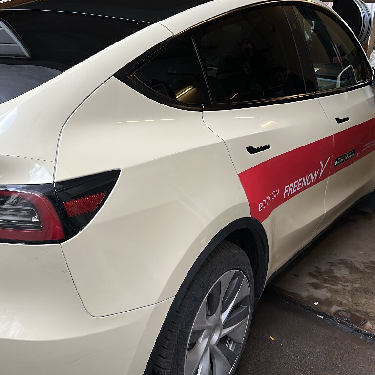 Taxi: Tesla