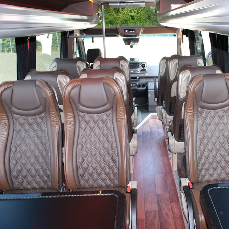 Operador de autocares Le Pont-de-Beauvoisin: Mercedes