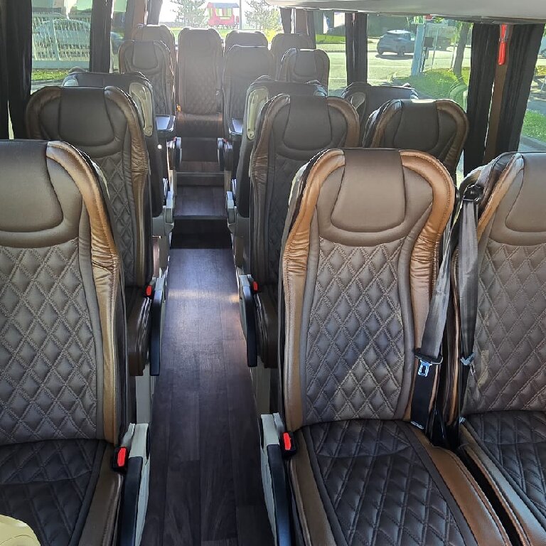 Operador de autocares Le Pont-de-Beauvoisin: Mercedes