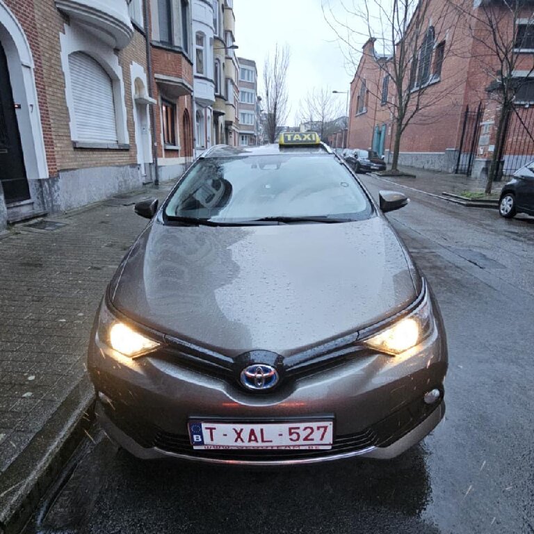 Taxi: Toyota