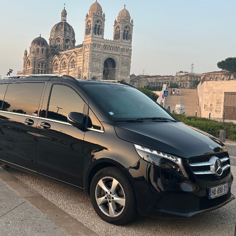 Mietwagen mit Fahrer: Mercedes