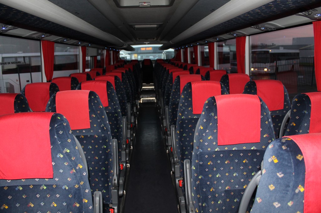 Coach provider Sainte-Scolasse-sur-Sarthe: Irisbus