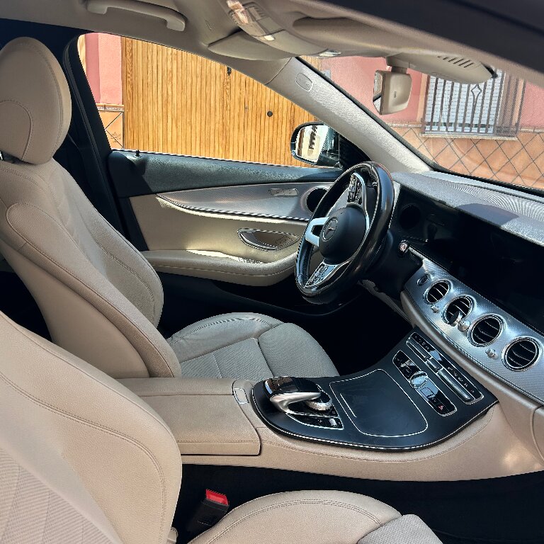 Mietwagen mit Fahrer: Mercedes