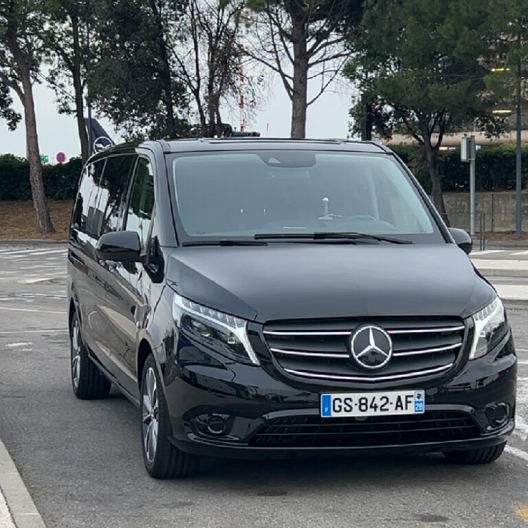 Mietwagen mit Fahrer: Mercedes