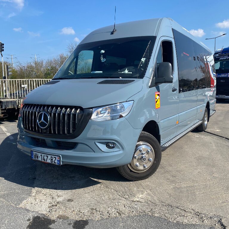 Operador de autocares: Mercedes