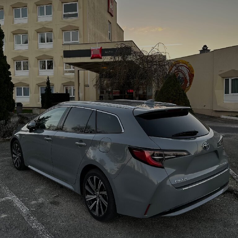 Mietwagen mit Fahrer: Toyota