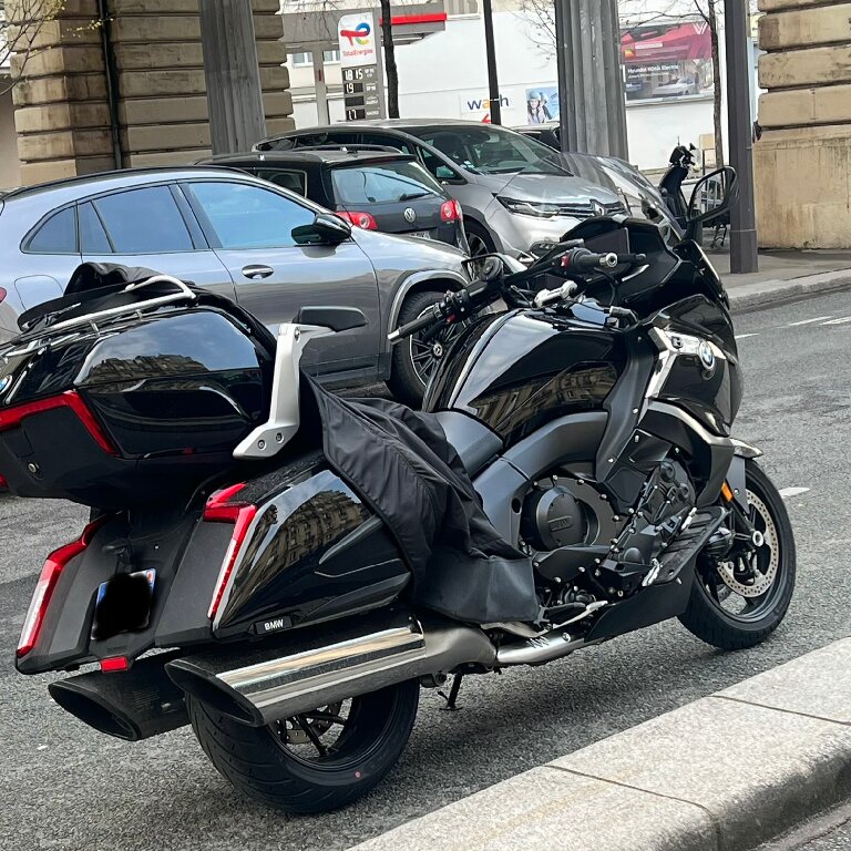 Motorcycle taxi: BMW