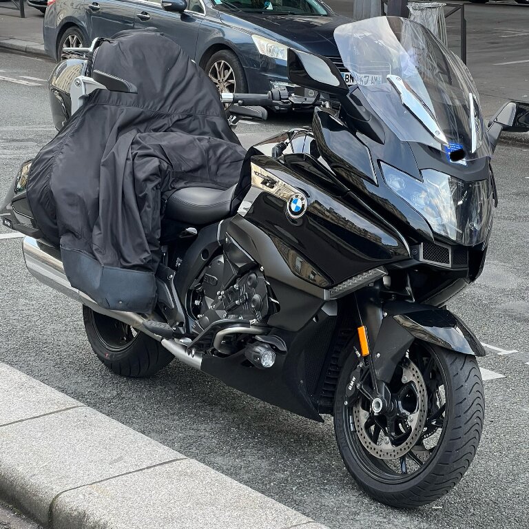 Motorcycle taxi: BMW