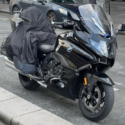Moto avec chauffeur en Paris