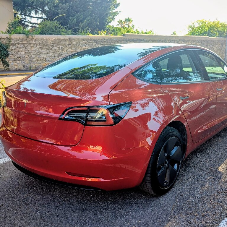 Mietwagen mit Fahrer: Tesla