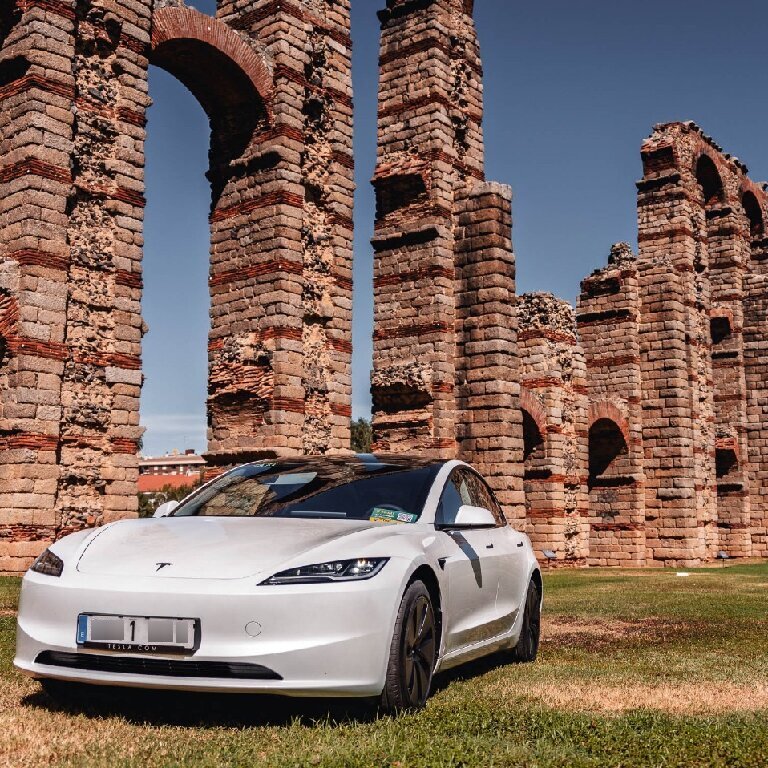 Taxi: Tesla