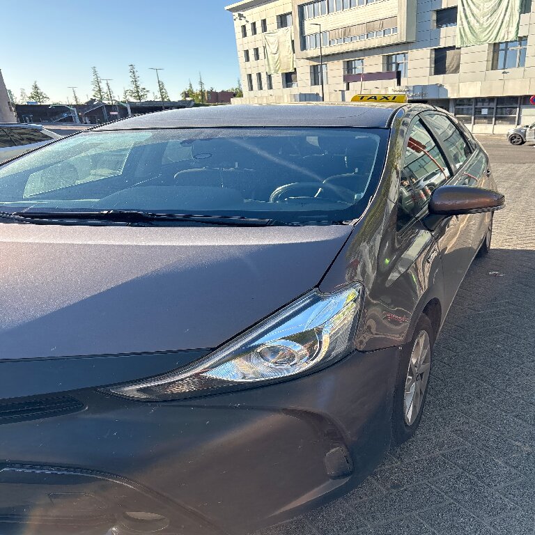 Taxi: Toyota