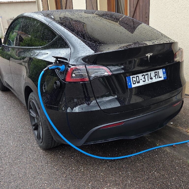 VTC: Tesla
