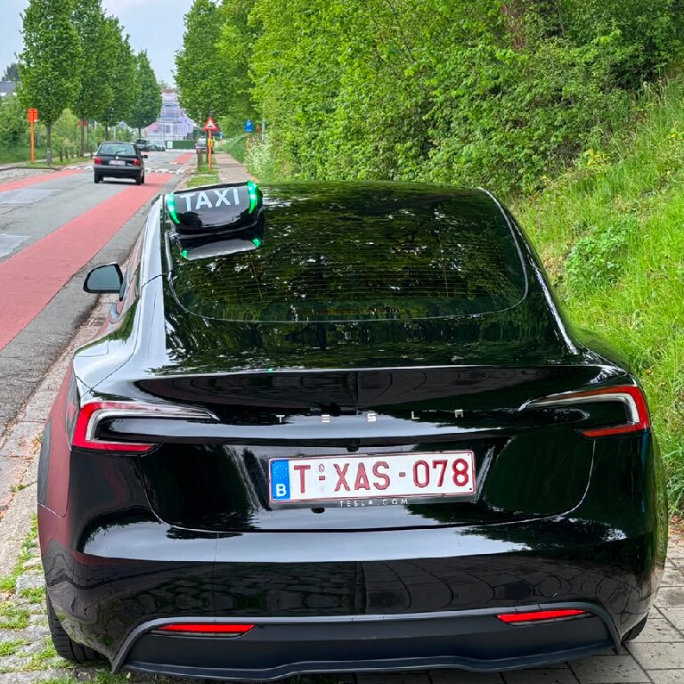 Taxi: Tesla