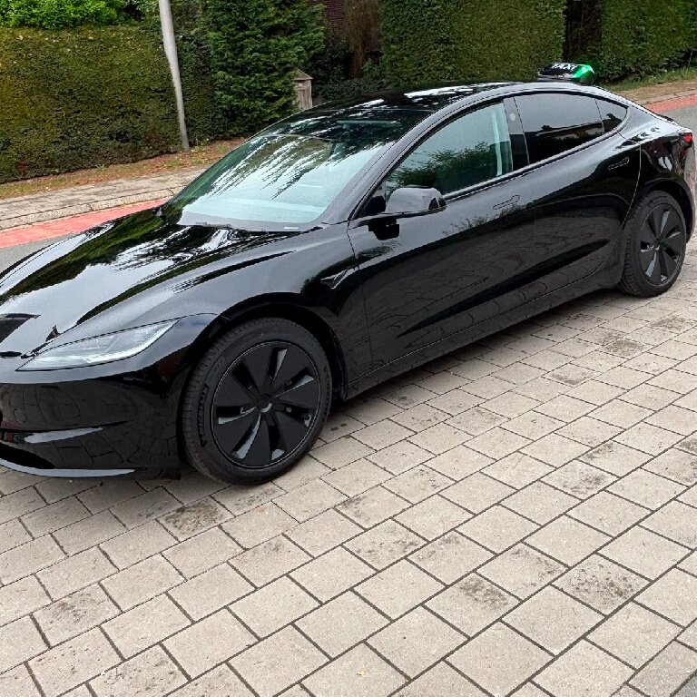 Taxi: Tesla