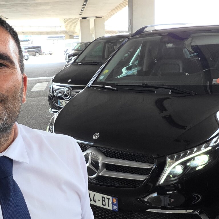 Mietwagen mit Fahrer: Mercedes
