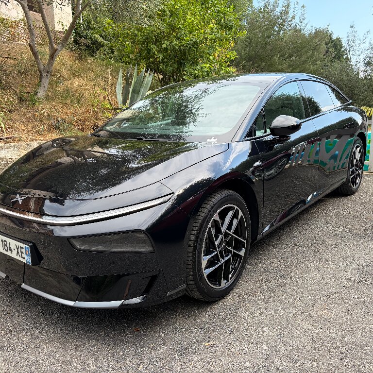 Mietwagen mit Fahrer: XPeng