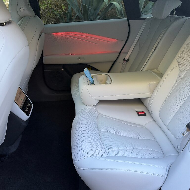 Mietwagen mit Fahrer: XPeng