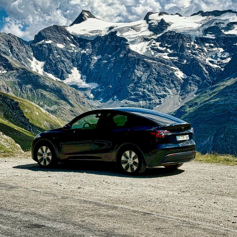 Mietwagen mit Fahrer: Tesla