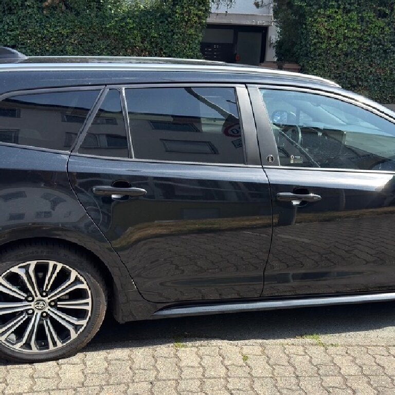 Mietwagen mit Fahrer: Toyota
