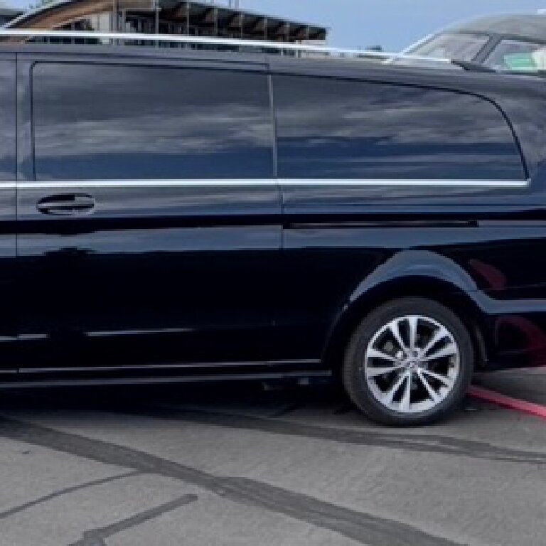 Mietwagen mit Fahrer: Mercedes