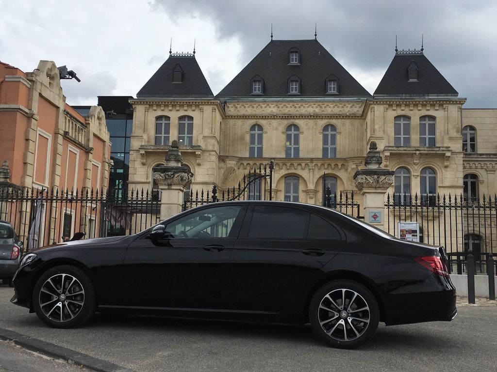 Mietwagen mit Fahrer Plan-de-Cuques: Mercedes