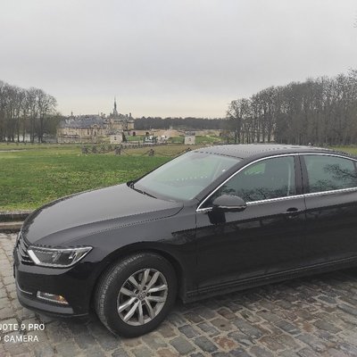 Cab in Auneuil