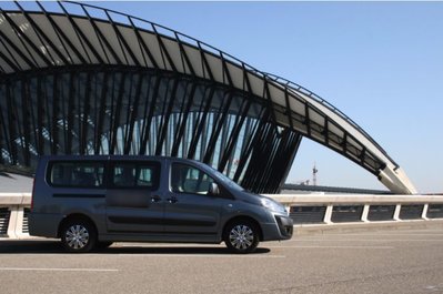 Taxi (Shuttle) in Charbonnières-les-Bains