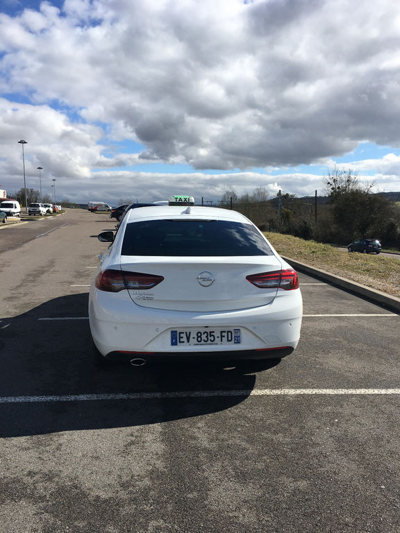 Taxi Villecomte: Opel