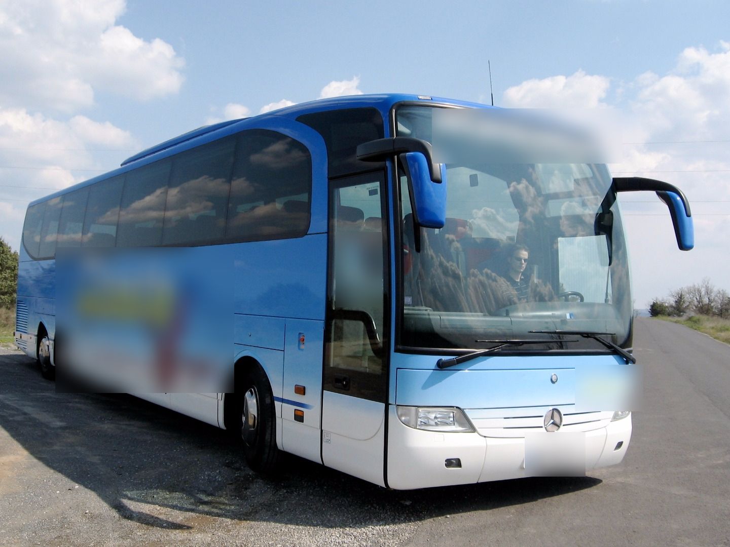 Coach provider Largentière: Mercedes