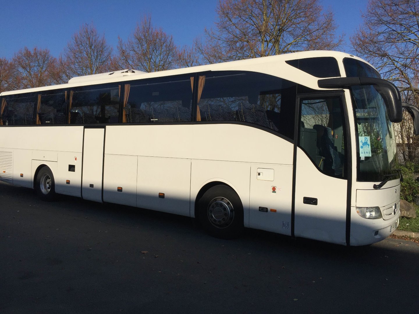 Reisbus aanbieder Neufmoutiers-en-Brie: Mercedes