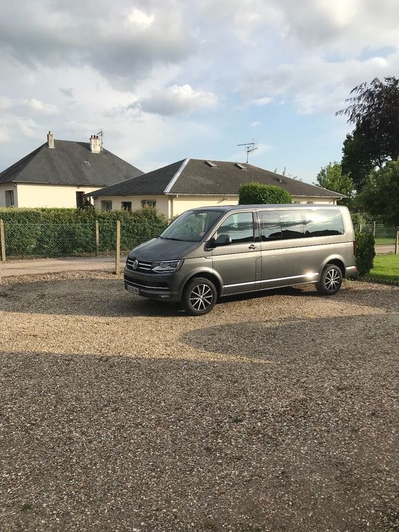 Personenvervoer Saint-Jean-du-Cardonnay: Volkswagen