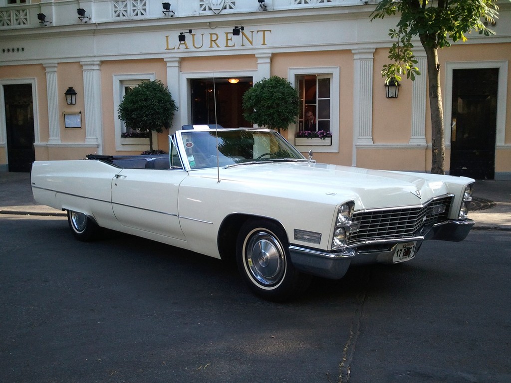 Mietwagen mit Fahrer Asnières-sur-Seine: Cadillac