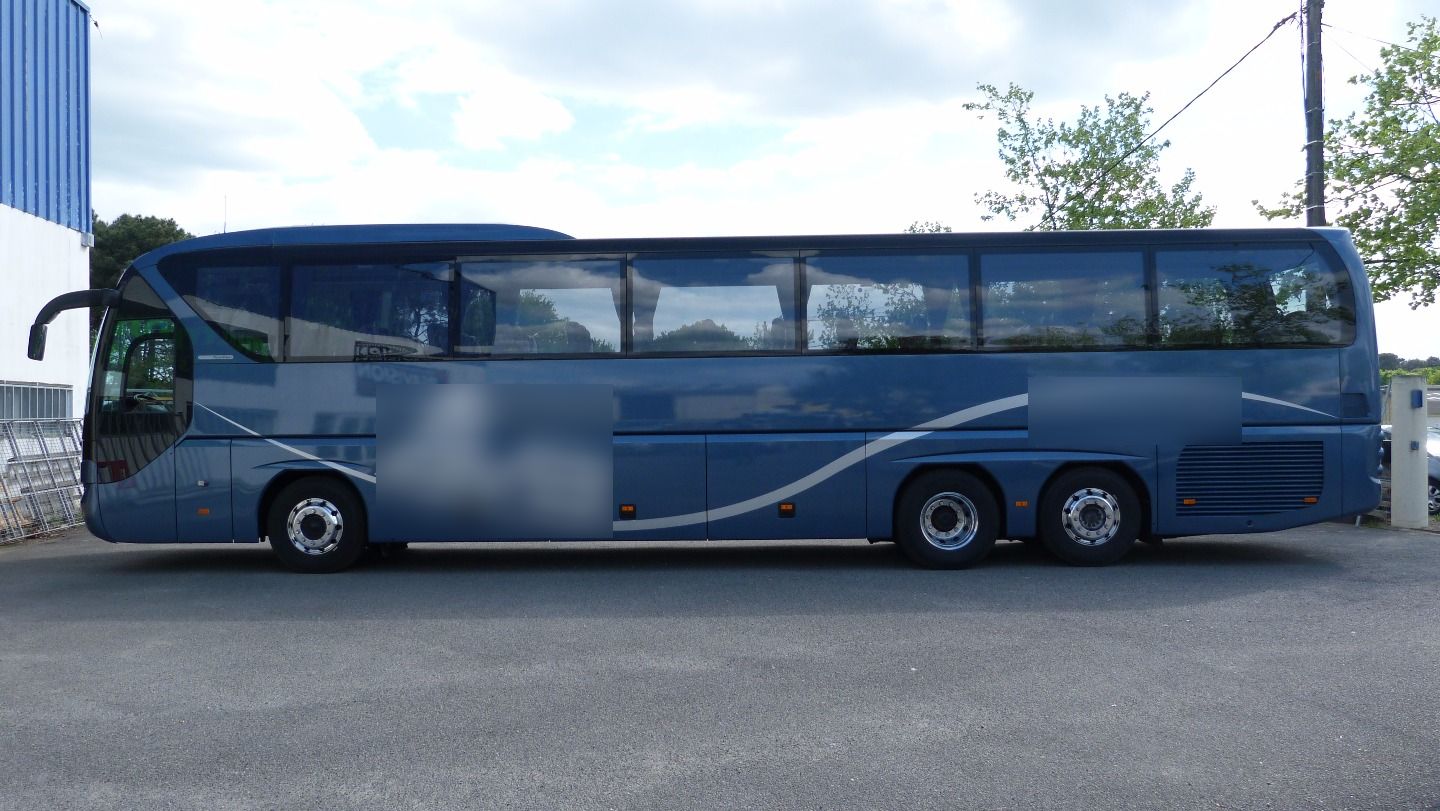 Reisbus aanbieder Noyalo: Neoplan