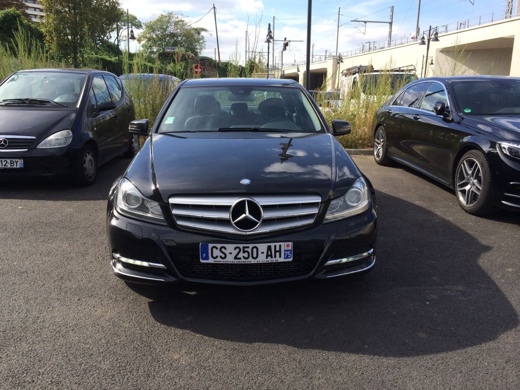 Mietwagen mit Fahrer Villeneuve-la-Garenne: Mercedes