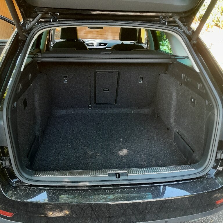 Mietwagen mit Fahrer Salins-les-Thermes: Skoda