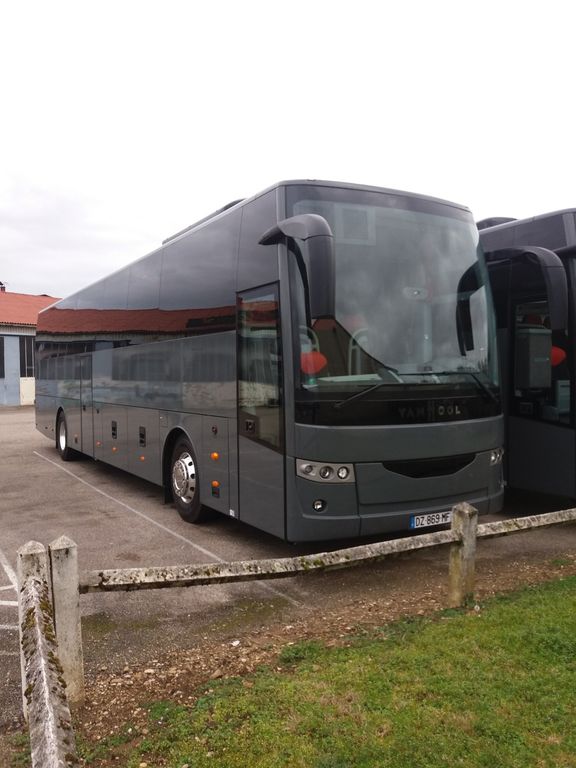 Reisbus aanbieder Villieu-Loyes-Mollon: Van Hool