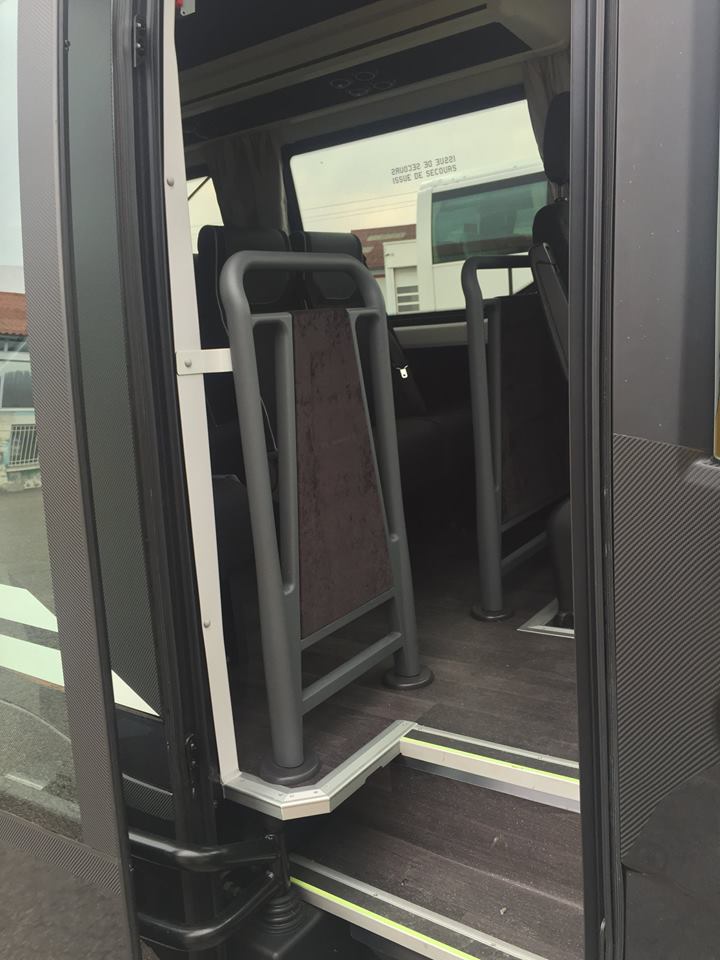 Reisebus Anbieter Villieu-Loyes-Mollon: Iveco