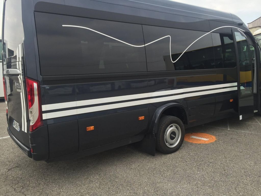 Reisebus Anbieter Villieu-Loyes-Mollon: Iveco