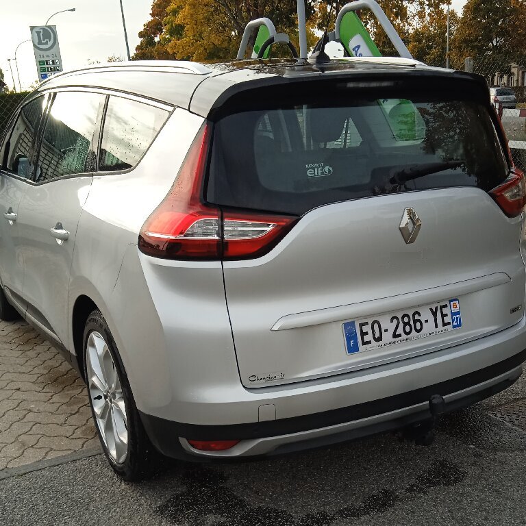 Taxi Notre-Dame-du-Hamel: Renault