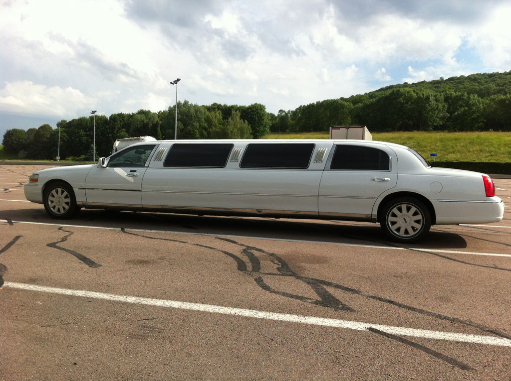 Mietwagen mit Fahrer Genlis: Lincoln