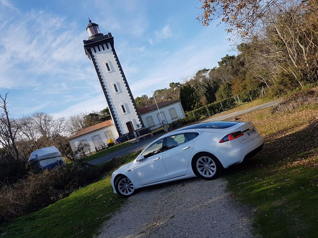 VTC Bordeaux: Tesla