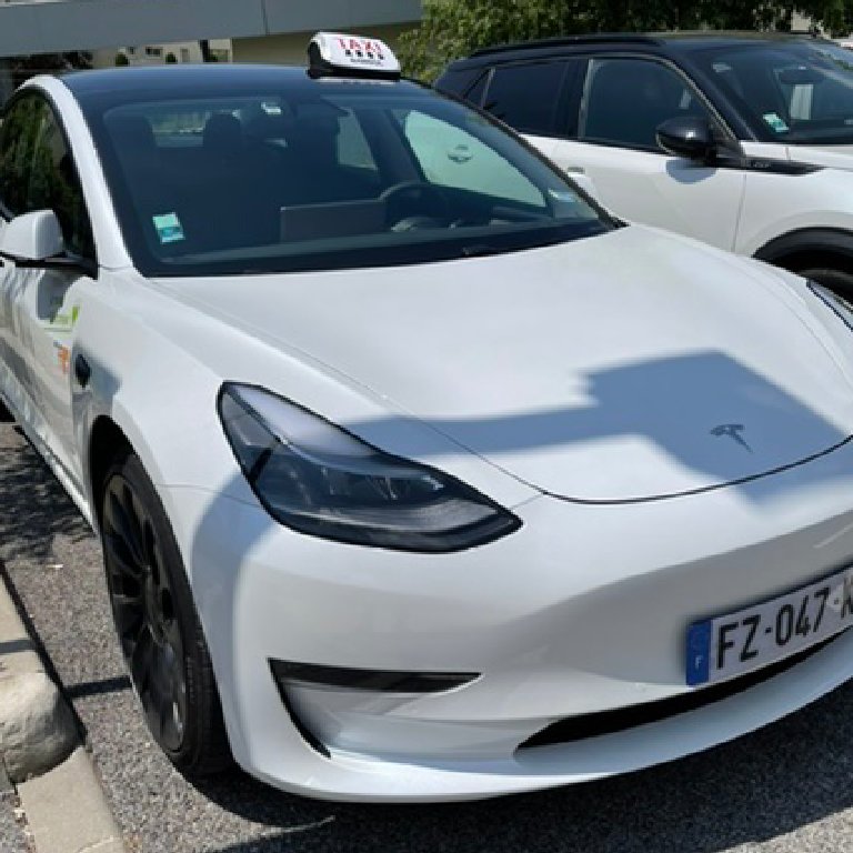 Taxi Bandol: Tesla