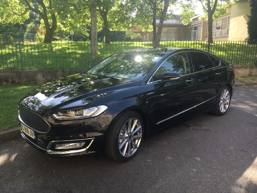 Mietwagen mit Fahrer Bron: Ford