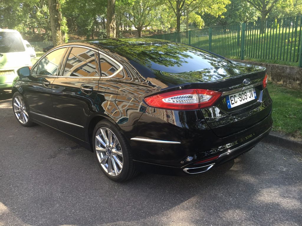 Mietwagen mit Fahrer Bron: Ford