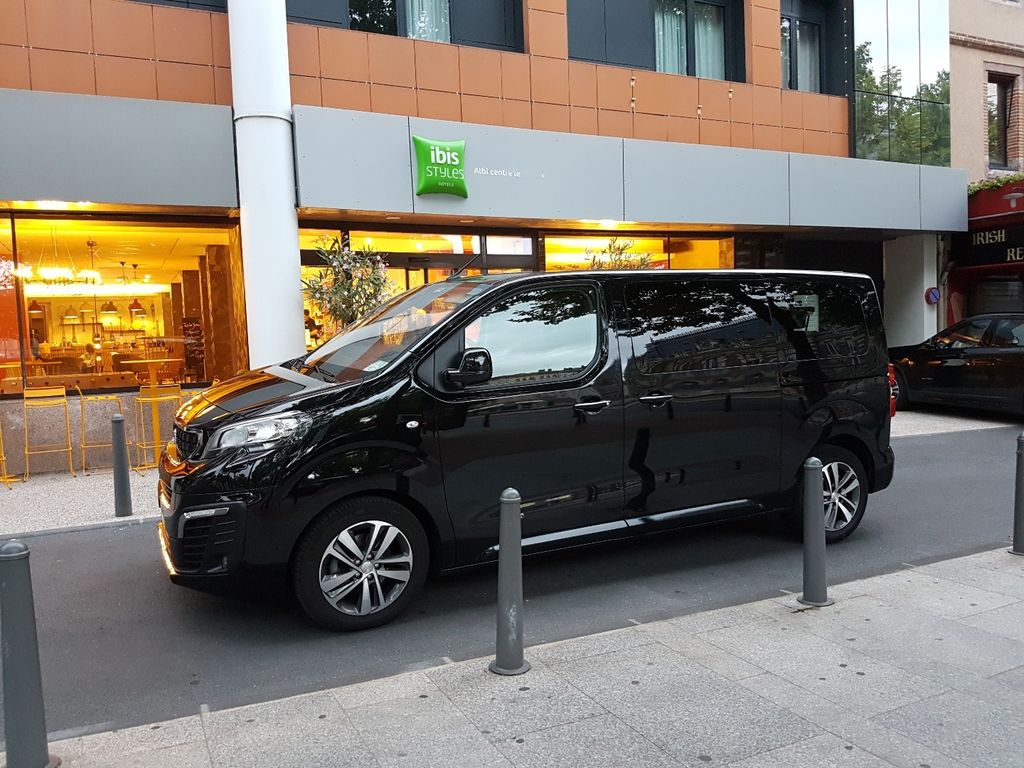 Mietwagen mit Fahrer Montans: Peugeot