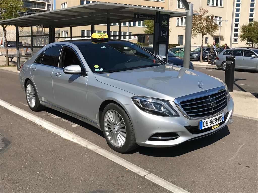 Taxi Dijon: Mercedes