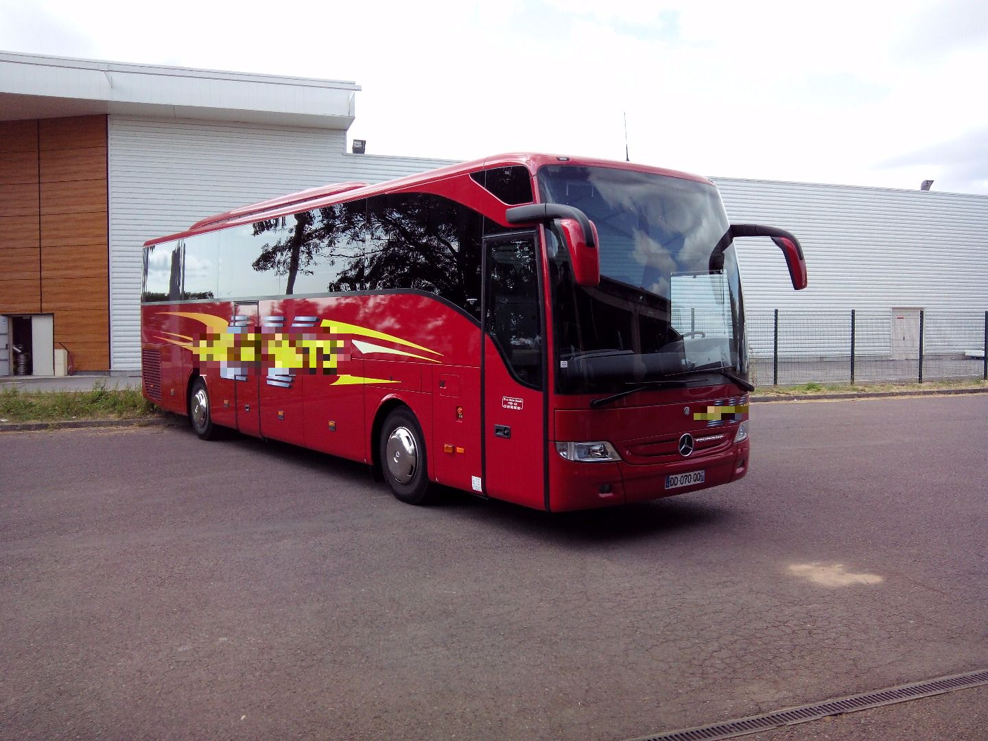 Coach provider Lux: Mercedes