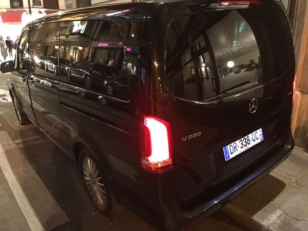 Mietwagen mit Fahrer Montreuil: Mercedes