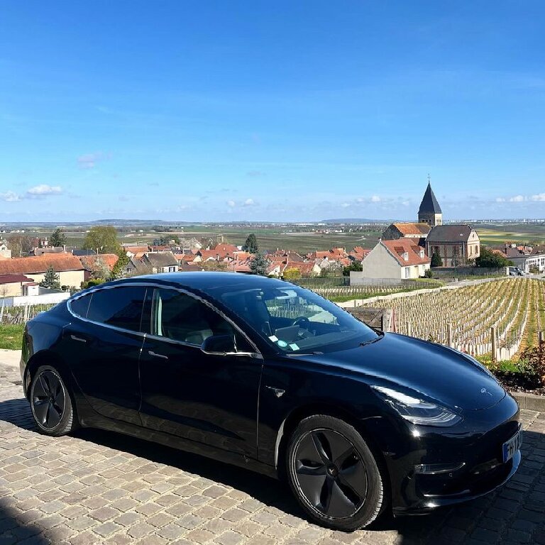 VTC Reims: Tesla